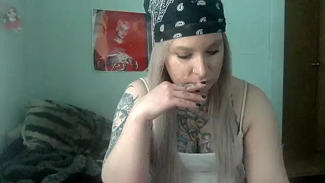 Snapshot of alexabunni chatting on 02/28/26, 04:41 alexabunni online show from 02/28/26, 04:41