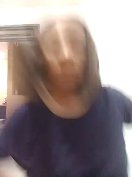 Snapshot of RoosePaarker chatting on 12/05/25, 01:14 RoosePaarker online show from 12/05/25, 01:14