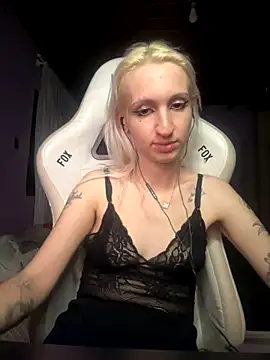 bunnydark00 online show from 10/26/25, 02:50