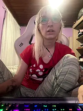 bunnydark00 online show from 11/04/25, 01:27