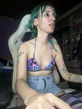 Snapshot of bunnydark00 chatting on 03/16/26, 02:06 bunnydark00 online show from 03/16/26, 02:06