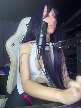 Snapshot of bunnydark00 chatting on 03/18/26, 04:26 bunnydark00 online show from 03/18/26, 04:26