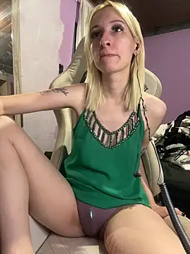 Snapshot of bunnydark00 chatting on 04/01/26, 04:46 bunnydark00 online show from 04/01/26, 04:46