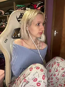 bunnydark00 online show from 05/03/26, 08:26