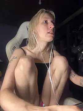 bunnydark00 online show from 05/08/26, 06:19