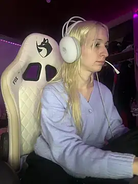 bunnydark00 online show from 07/10/26, 12:04