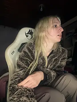 bunnydark00 online show from 07/11/26, 03:31