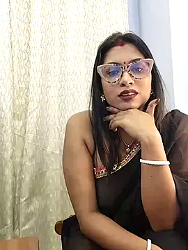 Queen Dolly online show from 10/24/25, 05:53