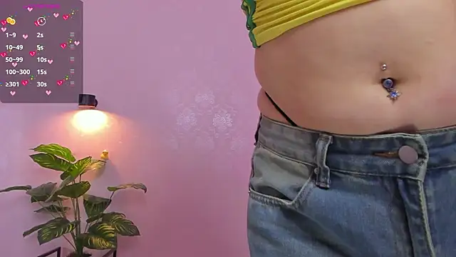 Snapshot of LITTLE-VIVI chatting on 03/03/26, 04:40 LITTLE-VIVI online show from 03/03/26, 04:40