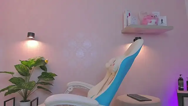 Snapshot of LITTLE-VIVI chatting on 06/07/26, 03:21 LITTLE-VIVI online show from 06/07/26, 03:21