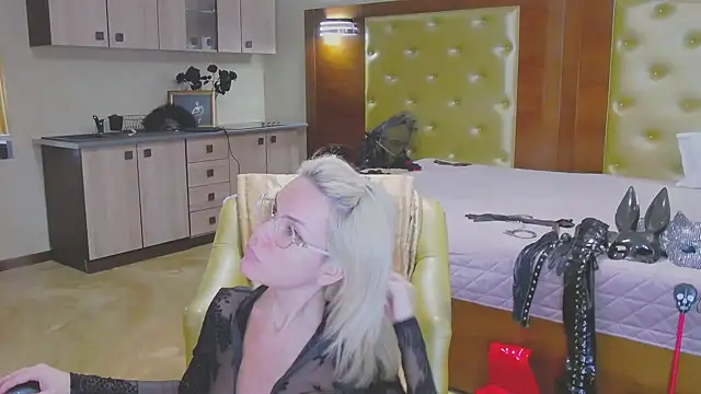 DomCaprisse online show from 10/14/25, 11:11