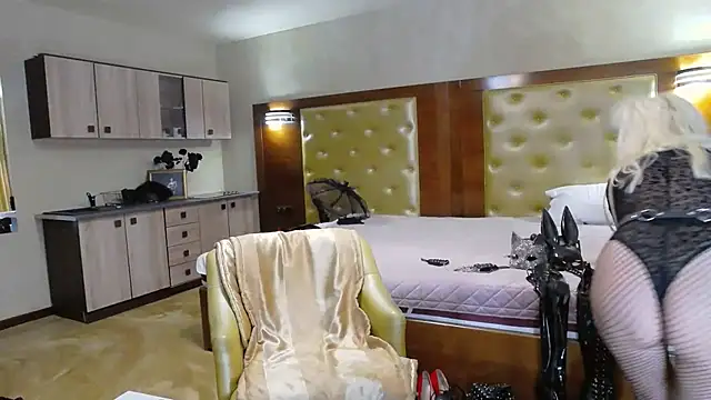 DomCaprisse online show from 11/08/25, 10:59