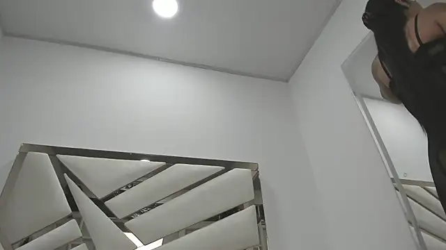 Snapshot of Naughty__Mom chatting on 03/07/25, 09:18 Naughty Mom online show from 03/07/25, 09:18