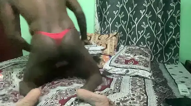 Snapshot of Indian-Drag-Queen chatting on 01/20/25, 04:55 Indian-Drag-Queen online show from 01/20/25, 04:55