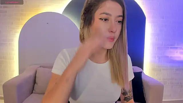 EveBensonX online show from 03/19/25, 12:34