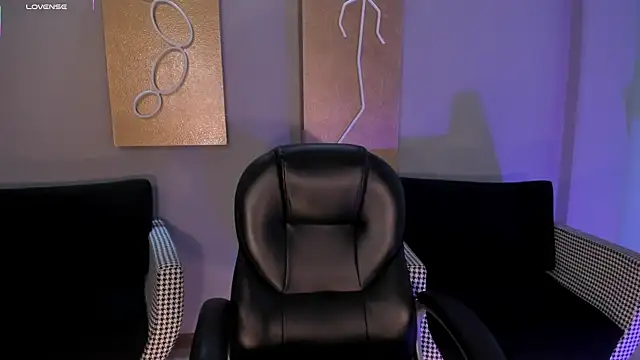 EveBensonX online show from 09/30/25, 12:21