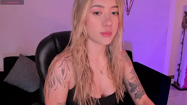 EveBensonX online show from 11/30/25, 12:20