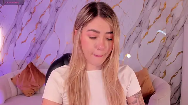 EveBensonX online show from 12/04/25, 11:52