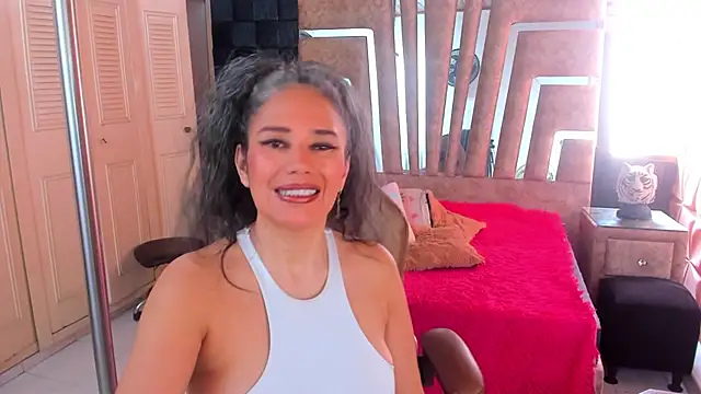 cute sassy online show from 12/03/25, 03:10