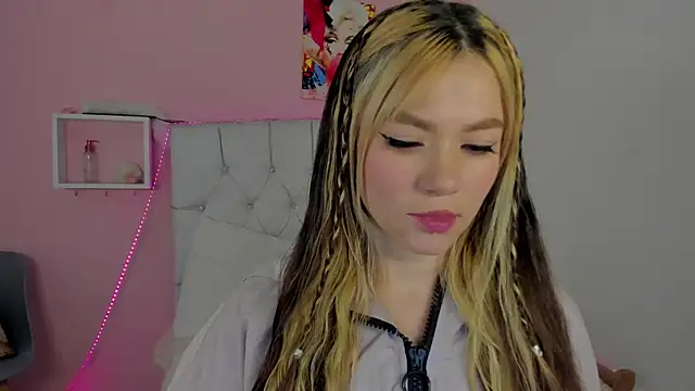 18candys online show from 06/25/26, 10:36