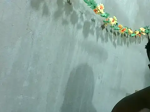 2ocmaxi online show from 10/17/25, 02:52