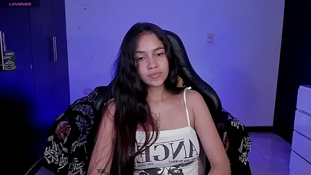 Snapshot of Sallye_ chatting on 11/10/25, 06:23 Sallye online show from 11/10/25, 06:23