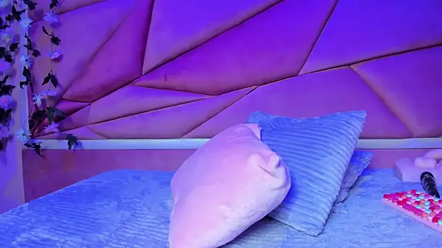 luna miler  online show from 10/29/25, 02:58