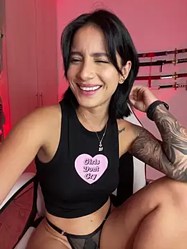 Snapshot of Ale_Lewis chatting on 01/06/25, 12:27 Ale Lewis online show from 01/06/25, 12:27