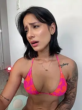 Snapshot of Ale_Lewis chatting on 02/15/25, 04:23 Ale Lewis online show from 02/15/25, 04:23