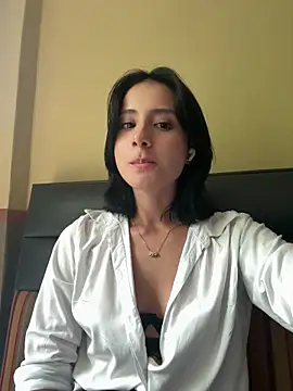 Snapshot of Ale_Lewis chatting on 02/15/25, 09:15 Ale Lewis online show from 02/15/25, 09:15