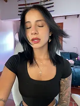 Snapshot of Ale_Lewis chatting on 09/26/25, 09:08 Ale Lewis online show from 09/26/25, 09:08