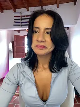 Snapshot of Ale_Lewis chatting on 09/28/25, 02:33 Ale Lewis online show from 09/28/25, 02:33