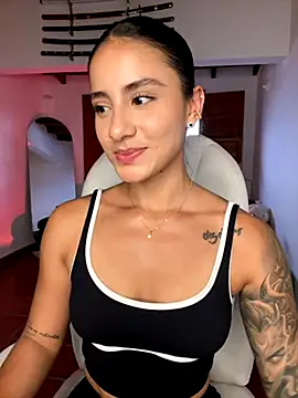 Snapshot of Ale_Lewis chatting on 10/07/25, 10:29 Ale Lewis online show from 10/07/25, 10:29