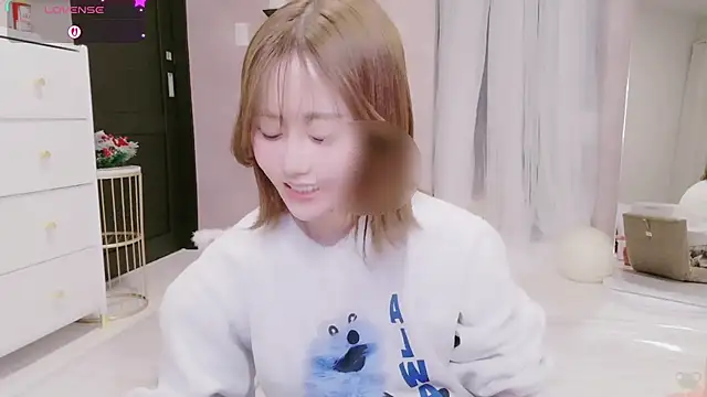 Yuu  k online show from 12/19/25, 02:57