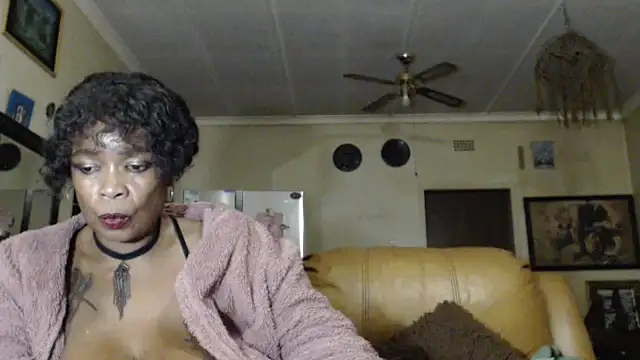 Snapshot of Gucci_Bx chatting on 03/11/26, 09:21 Gucci Bx online show from 03/11/26, 09:21