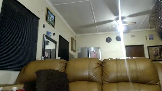 Snapshot of Gucci_Bx chatting on 03/17/26, 02:27 Gucci Bx online show from 03/17/26, 02:27