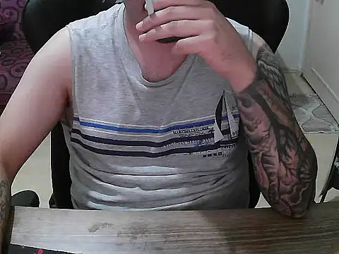 Snapshot of YanLizmirli chatting on 05/24/26, 08:03 YanLizmirli online show from 05/24/26, 08:03