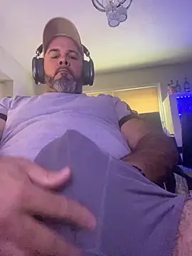 Cristian-Brayan online show from 11/17/25, 01:17