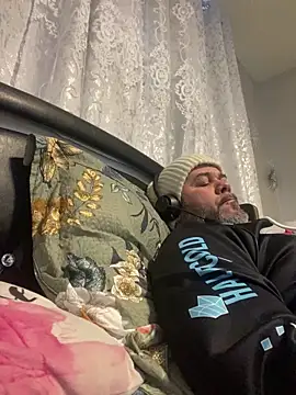 Snapshot of Cristian-Brayan chatting on 02/13/26, 06:15 Cristian-Brayan online show from 02/13/26, 06:15