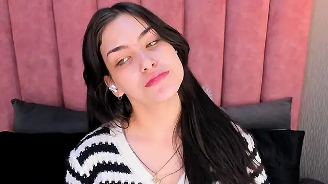 Alexa Thaylor  online show from 11/08/25, 02:39