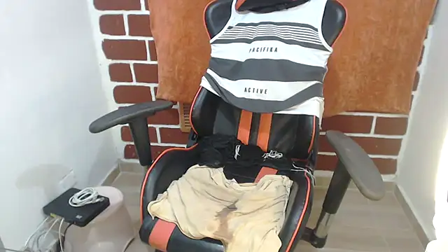 Snapshot of Valentina_lara01 chatting on 12/03/24, 08:49 Valentina lara01 online show from 12/03/24, 08:49