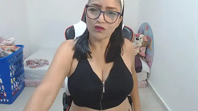 Valentina lara01 online show from 02/07/26, 05:00