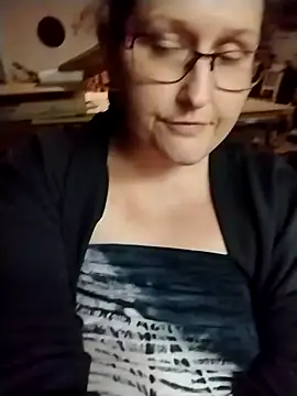 Snapshot of MissMagicMushroom chatting on 12/19/24, 05:29 MissMagicMushroom online show from 12/19/24, 05:29