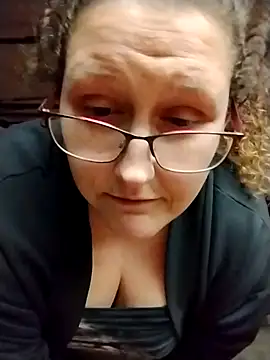 Snapshot of MissMagicMushroom chatting on 12/19/24, 08:34 MissMagicMushroom online show from 12/19/24, 08:34