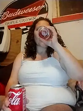 Snapshot of MissMagicMushroom chatting on 10/28/25, 09:13 MissMagicMushroom online show from 10/28/25, 09:13