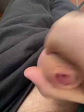 Snapshot of kleinerAlex chatting on 02/18/25, 04:16 kleinerAlex online show from 02/18/25, 04:16