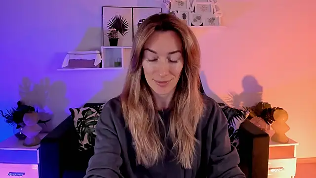 Snapshot of RebeccaMartinez chatting on 01/18/25, 07:49 RebeccaMartinez online show from 01/18/25, 07:49
