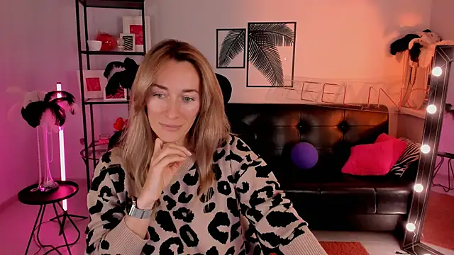 Snapshot of RebeccaMartinez chatting on 01/23/25, 08:36 RebeccaMartinez online show from 01/23/25, 08:36