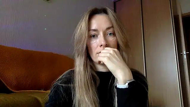 Snapshot of RebeccaMartinez chatting on 03/16/25, 08:10 RebeccaMartinez online show from 03/16/25, 08:10