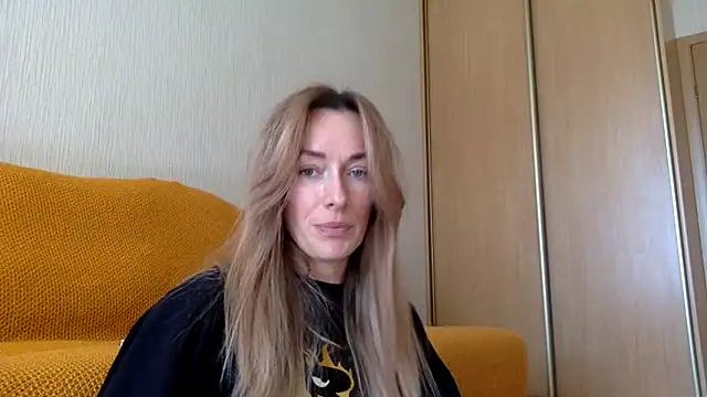 Snapshot of RebeccaMartinez chatting on 03/23/25, 08:26 RebeccaMartinez online show from 03/23/25, 08:26